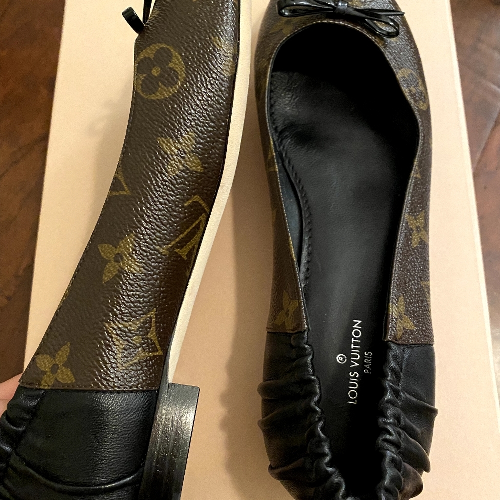 Brand new in box, Louis Vuitton flats, s37 - Picture 2 of 4